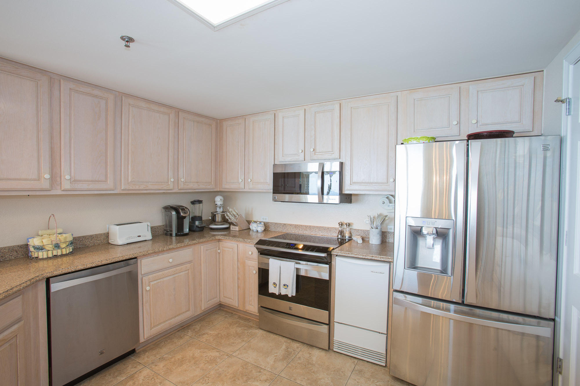 BELLE MER CONDOMINIUM - Residential