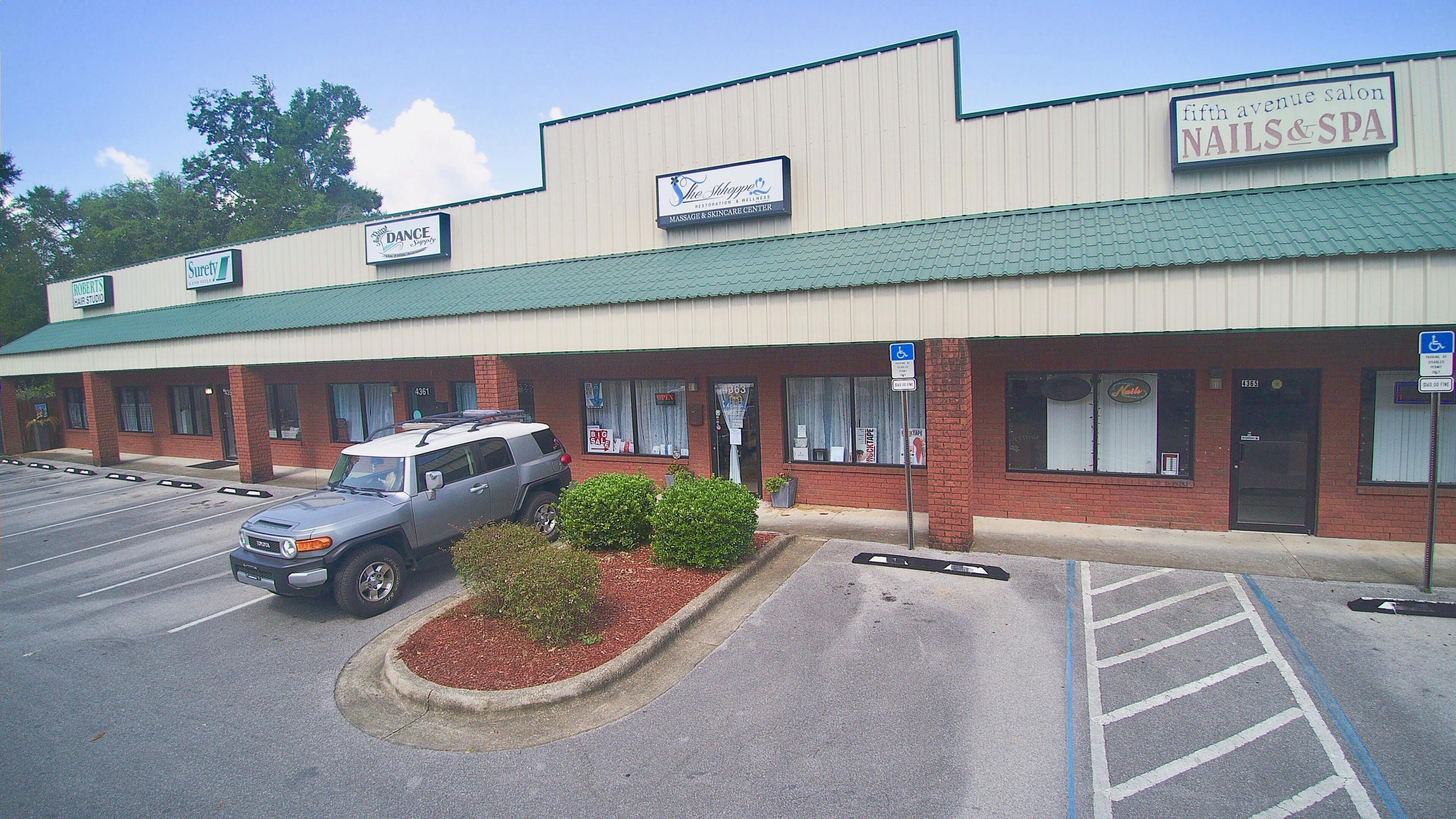 Investment Highlights: Bostic Plaza 12,750 square feet located in Pace Florida Anchored by Philly Cheese Steak, Hartman Photography and Gunnar's Jewelry 100% Occupied Strong Tenant Mix 175 feet frontage on the highly trafficked Hwy 90 that sees over 36,500 VPD More than 42,525 Residents and 13,324 Employees within three miles radius Very attractive red brick center with green and cream metal built out awning shading sidewalk access across the entire face of the center.