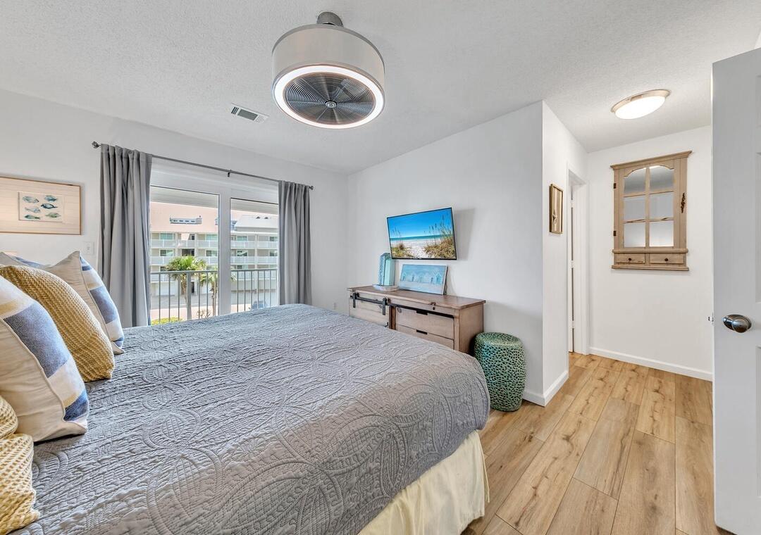 BEACHSIDE VILLAS CONDO - Residential