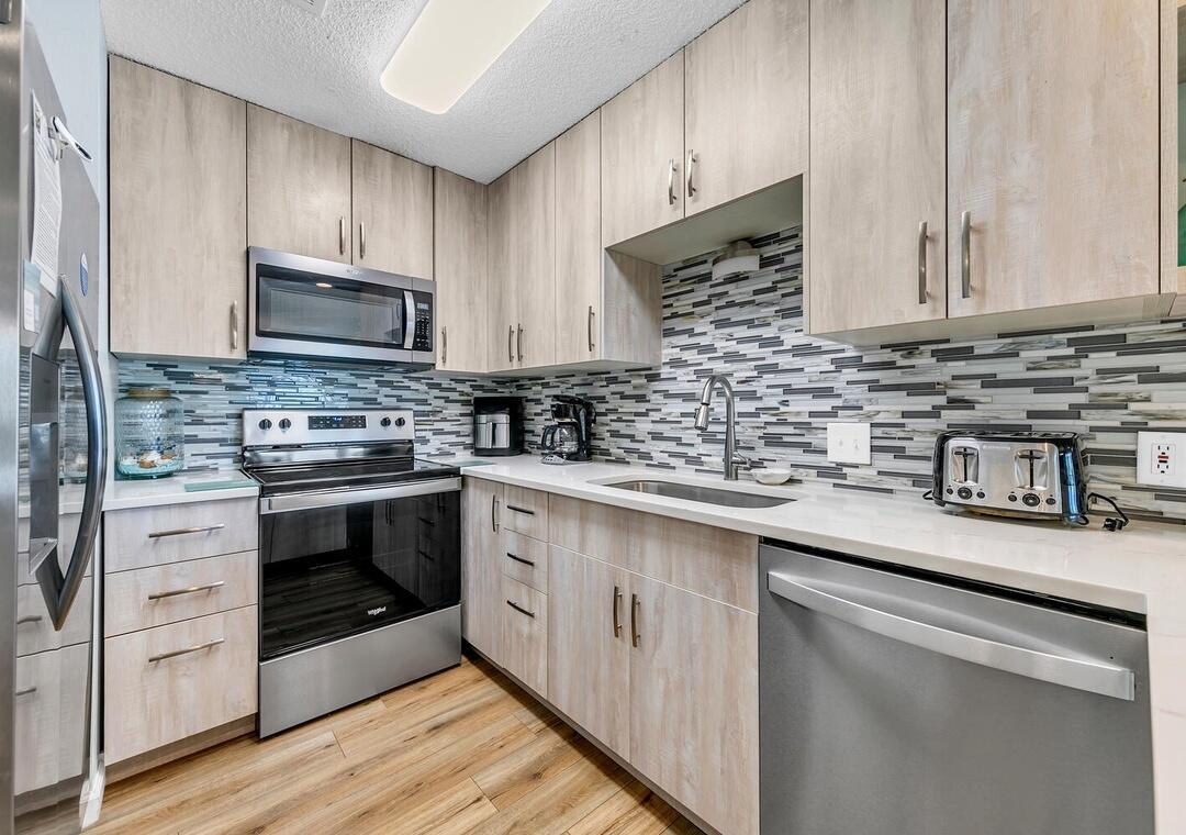 BEACHSIDE VILLAS CONDO - Residential