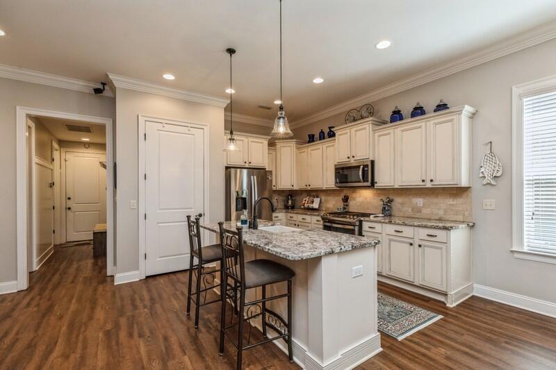 THE STABLES AT ROCKY BAYOU - Residential