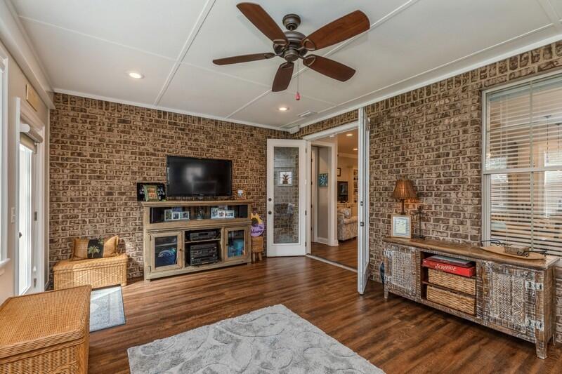 THE STABLES AT ROCKY BAYOU - Residential