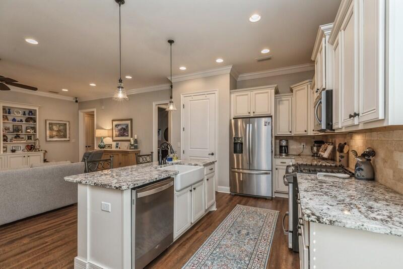 THE STABLES AT ROCKY BAYOU - Residential