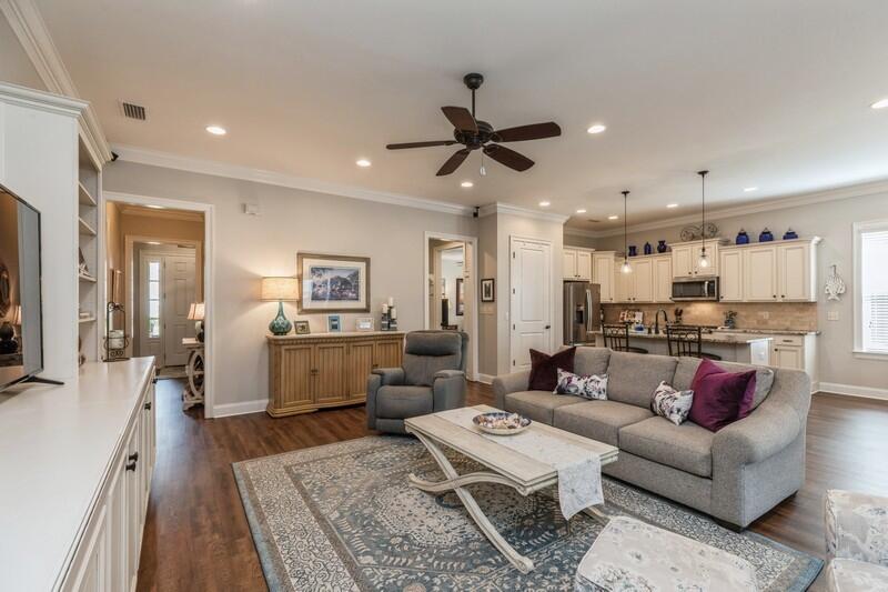 THE STABLES AT ROCKY BAYOU - Residential