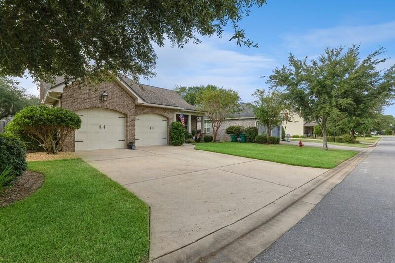 THE STABLES AT ROCKY BAYOU - Residential