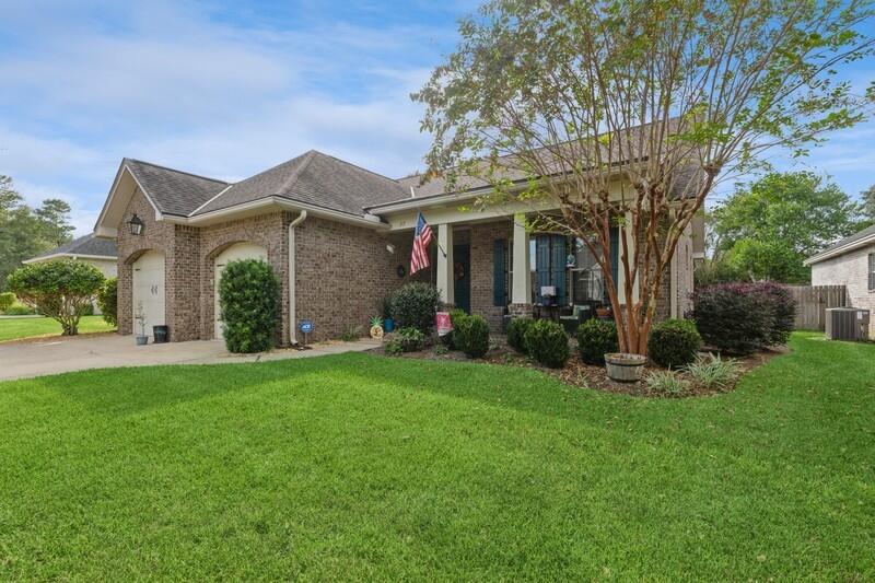 THE STABLES AT ROCKY BAYOU - Residential