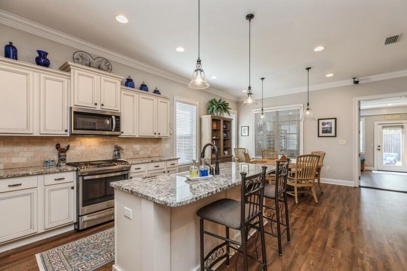 THE STABLES AT ROCKY BAYOU - Residential