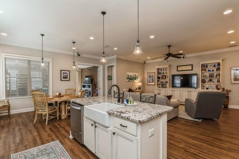 THE STABLES AT ROCKY BAYOU - Residential