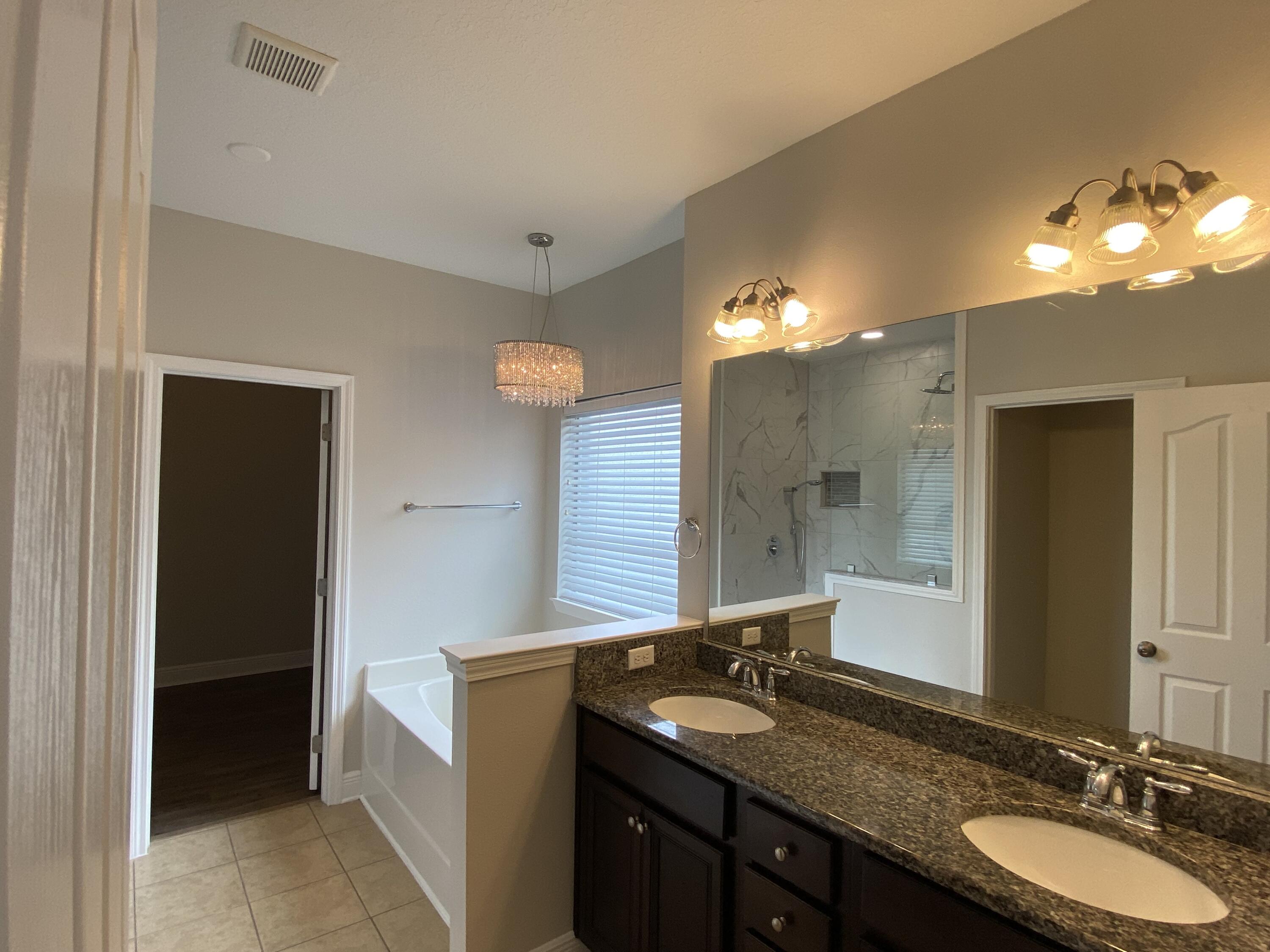 HAMMOCK BAY - Residential Lease