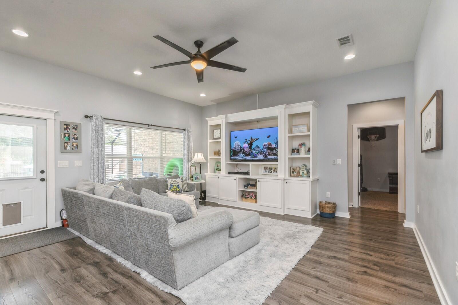HOMEWOOD EST - Residential