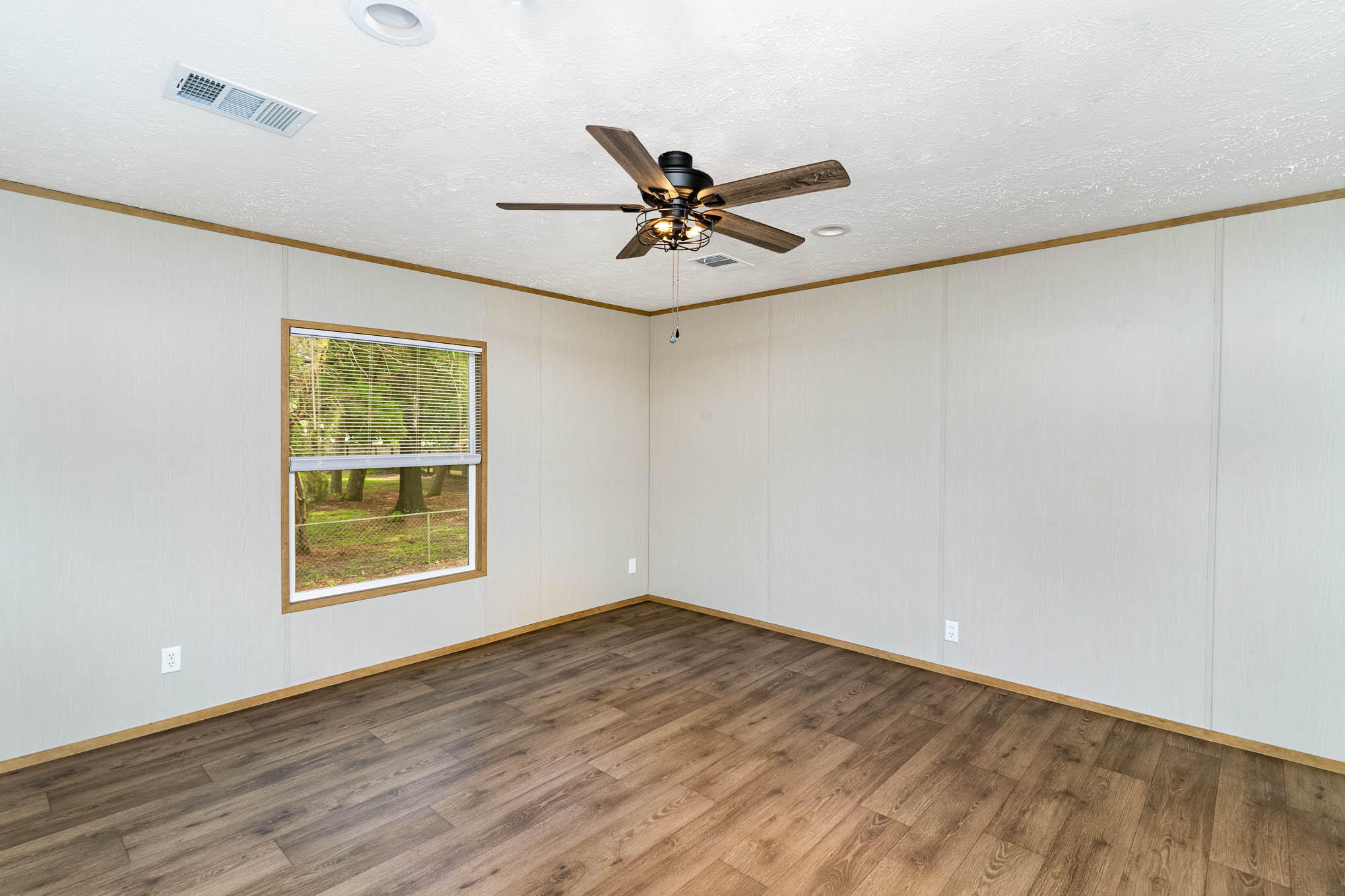 CHOCTAW 1ST ADDN - Residential Lease