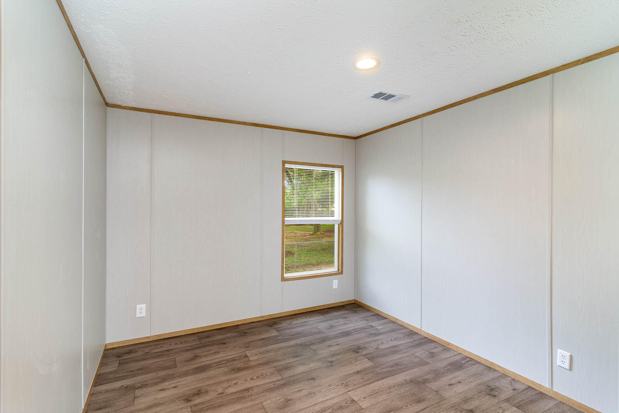 CHOCTAW 1ST ADDN - Residential Lease