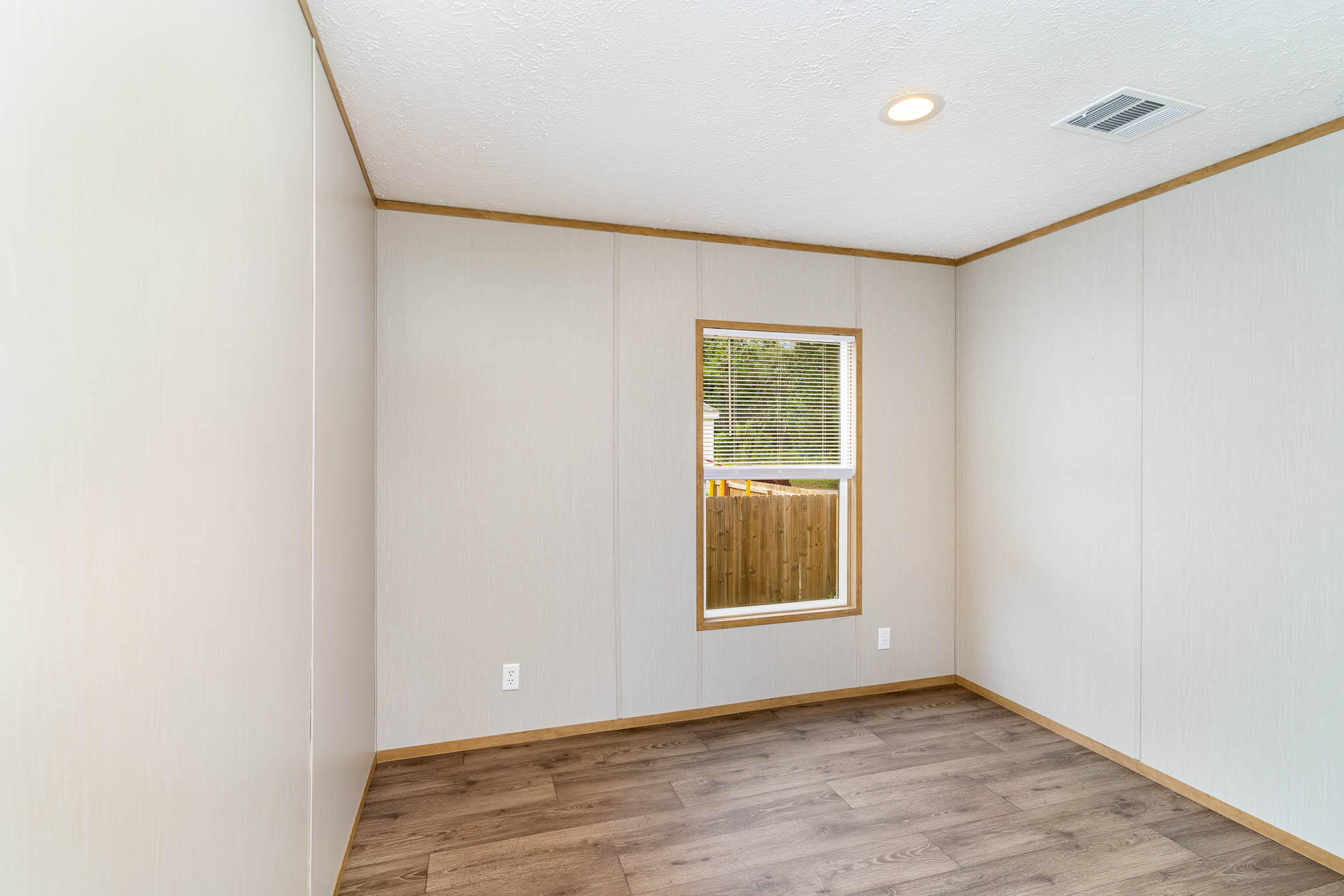 CHOCTAW 1ST ADDN - Residential Lease