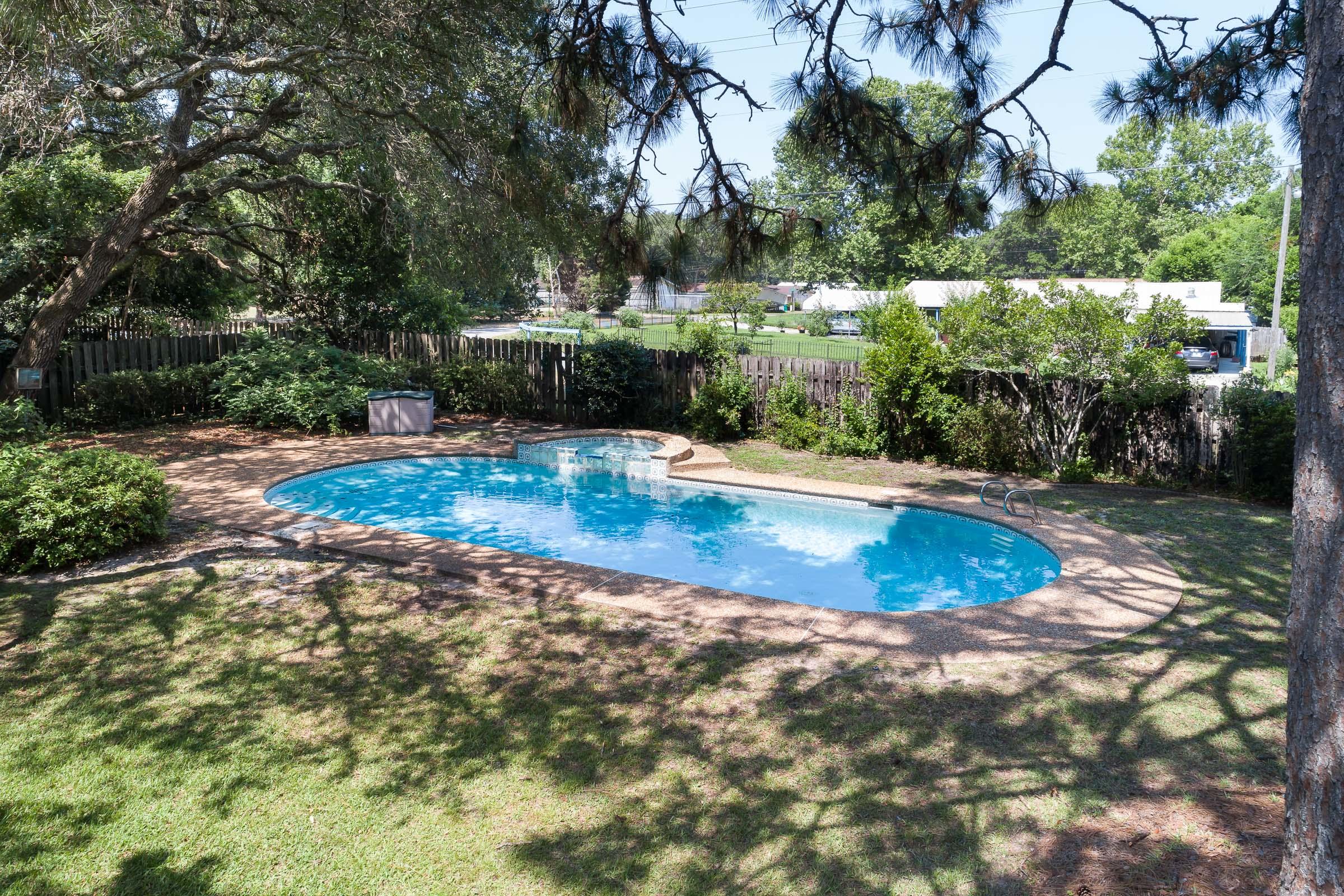 LAKE LORRAINE ESTATES 1 - Residential