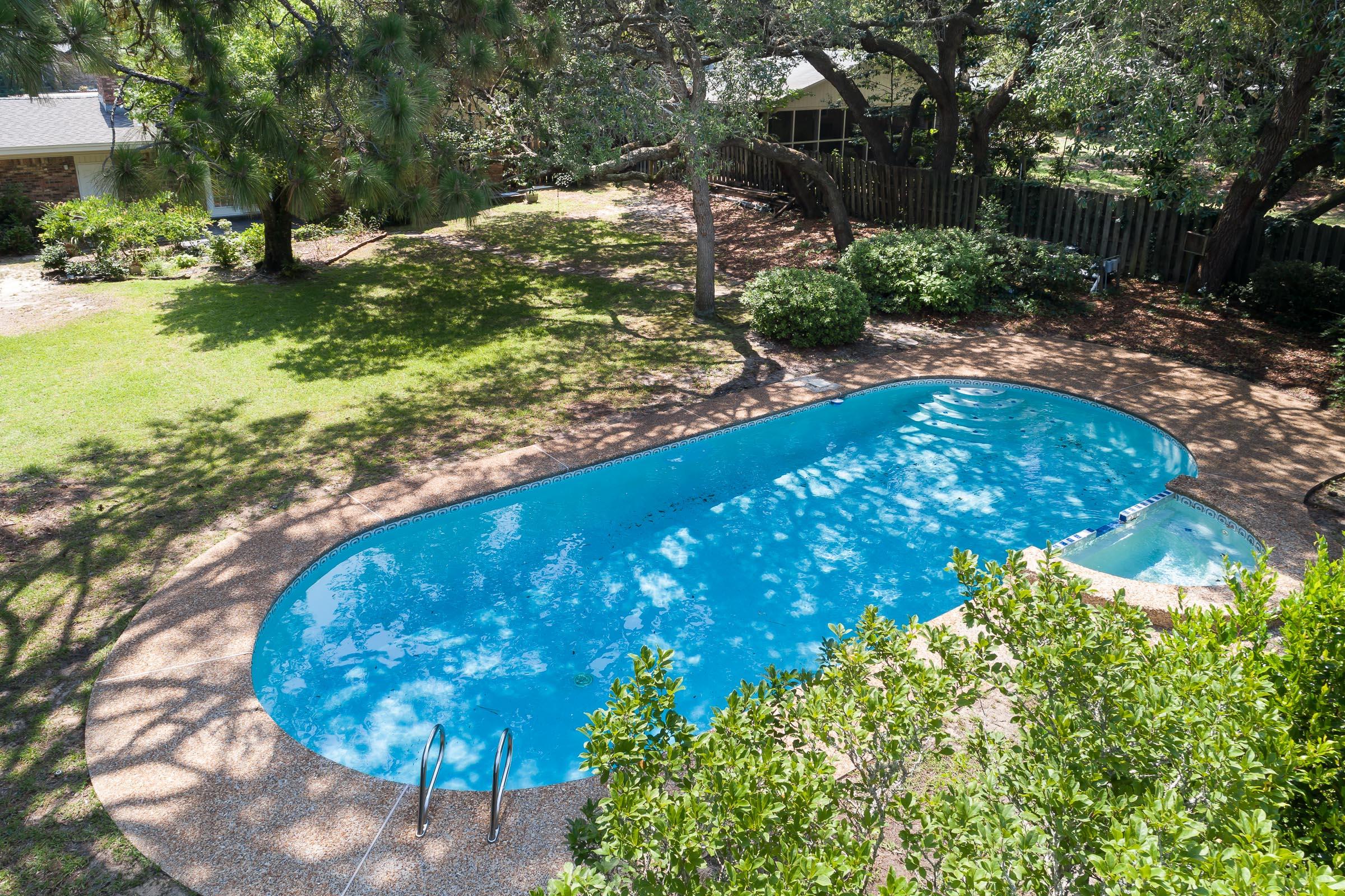 LAKE LORRAINE ESTATES 1 - Residential