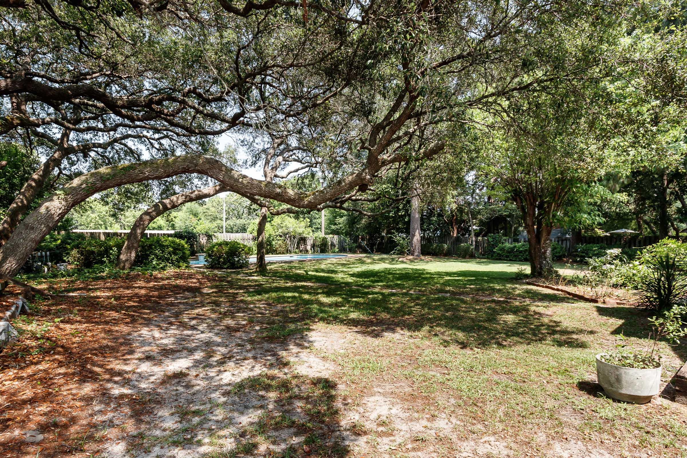 LAKE LORRAINE ESTATES 1 - Residential