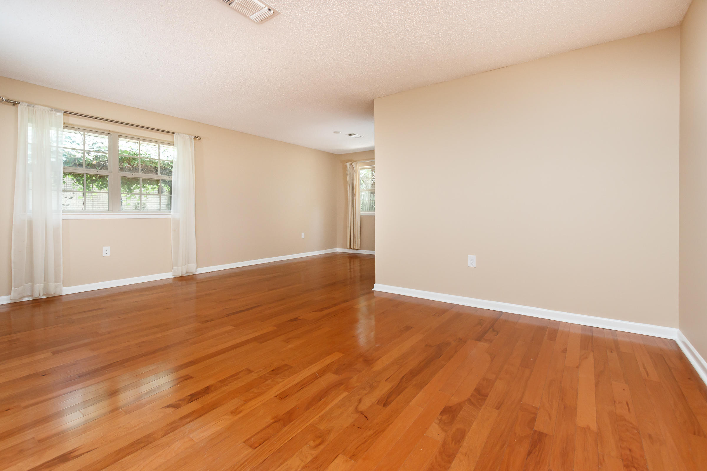 LAKE LORRAINE ESTATES 1 - Residential