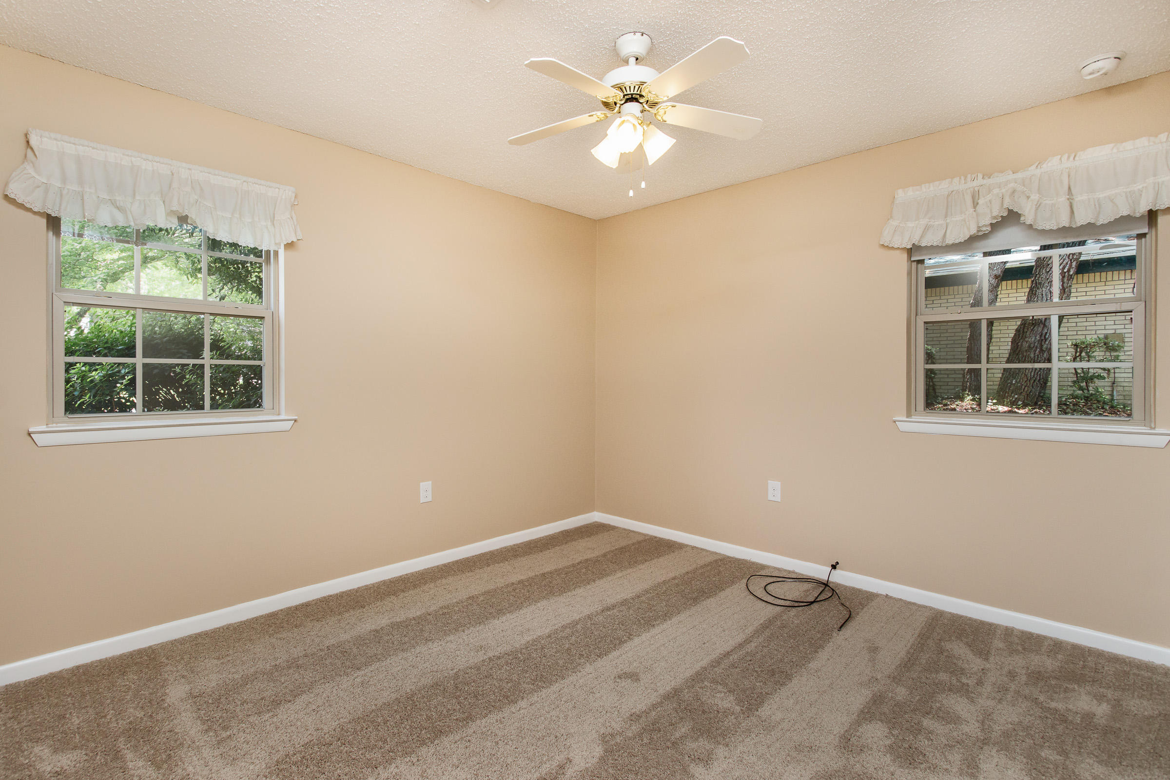 LAKE LORRAINE ESTATES 1 - Residential