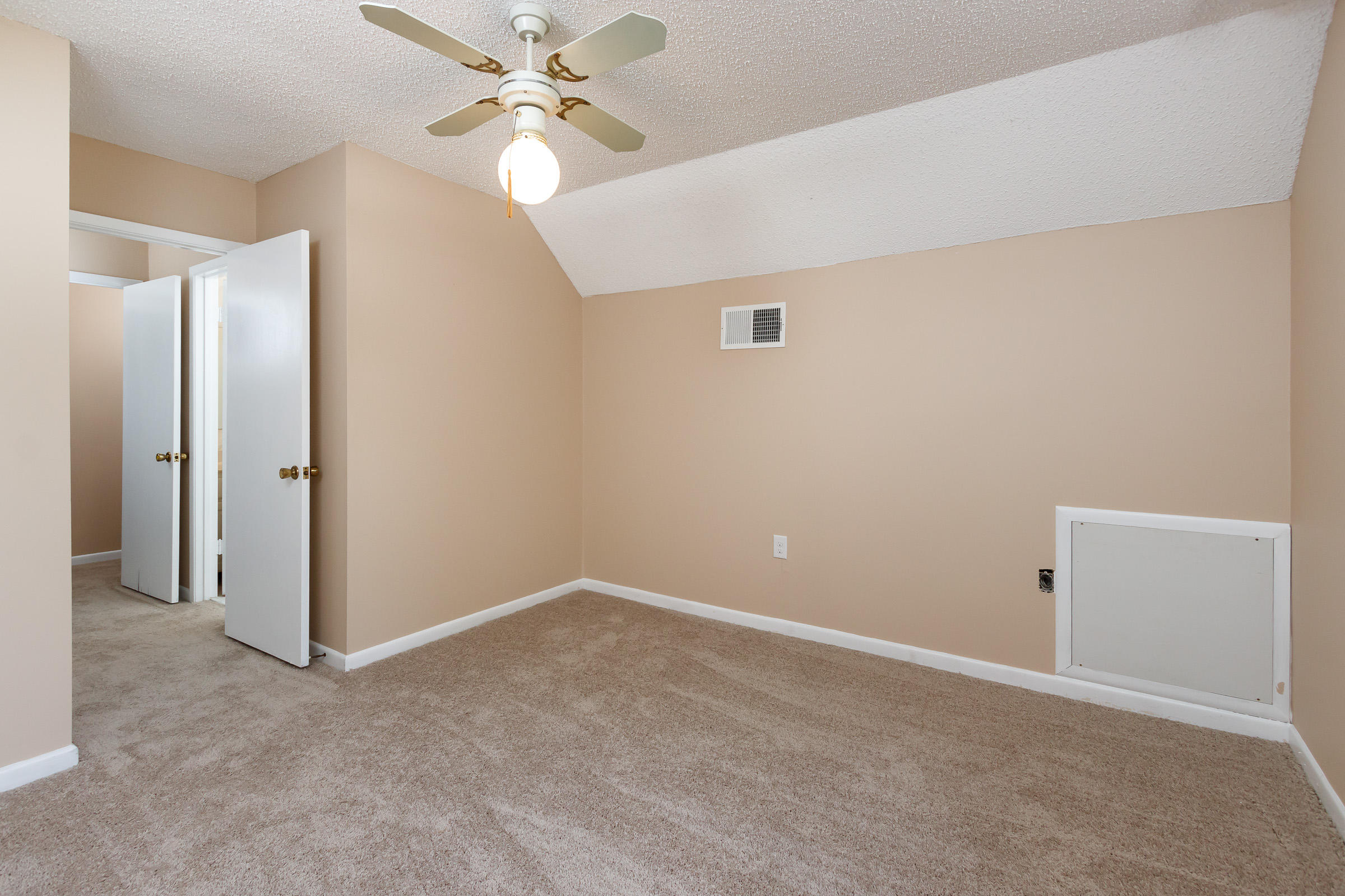 LAKE LORRAINE ESTATES 1 - Residential