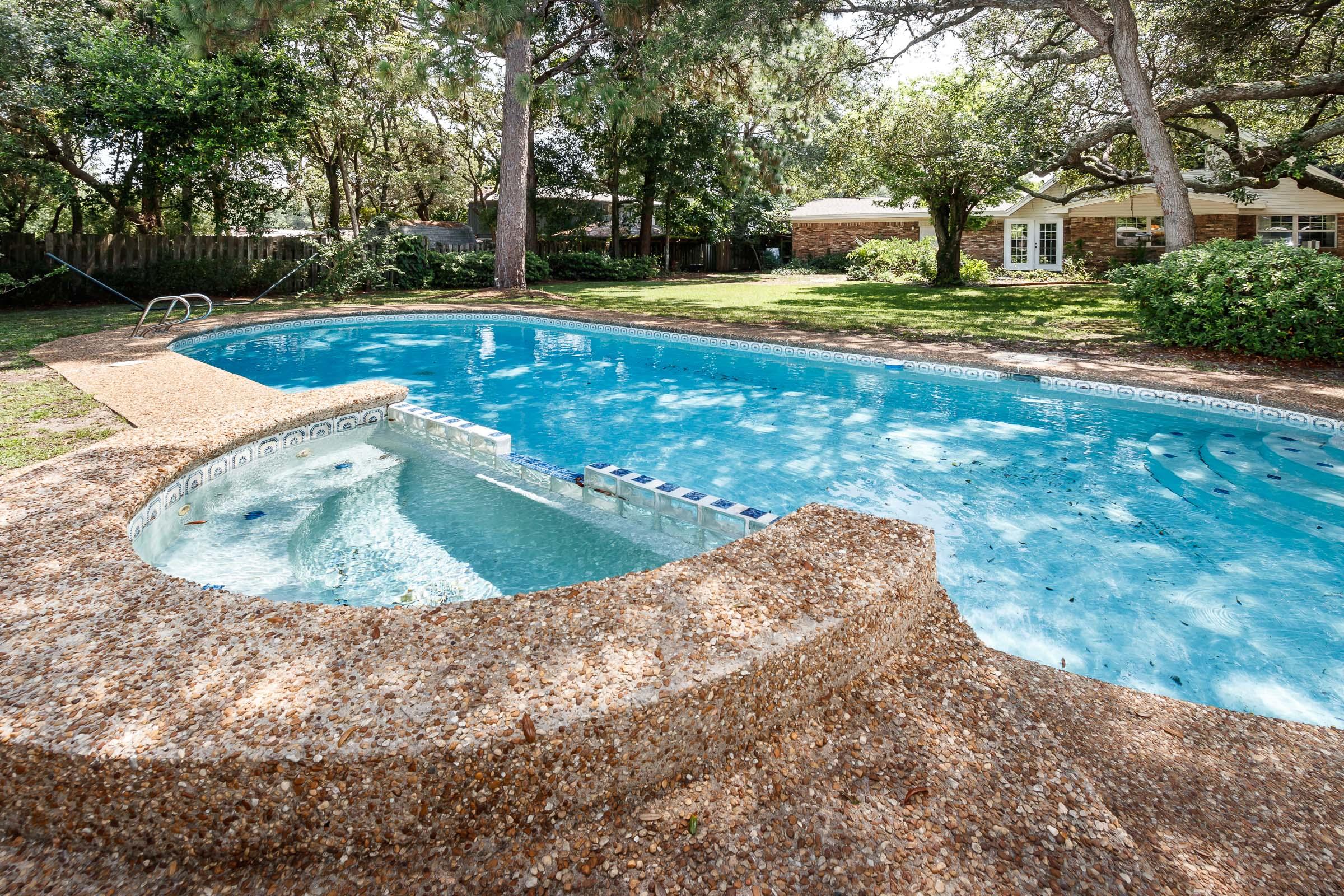 LAKE LORRAINE ESTATES 1 - Residential