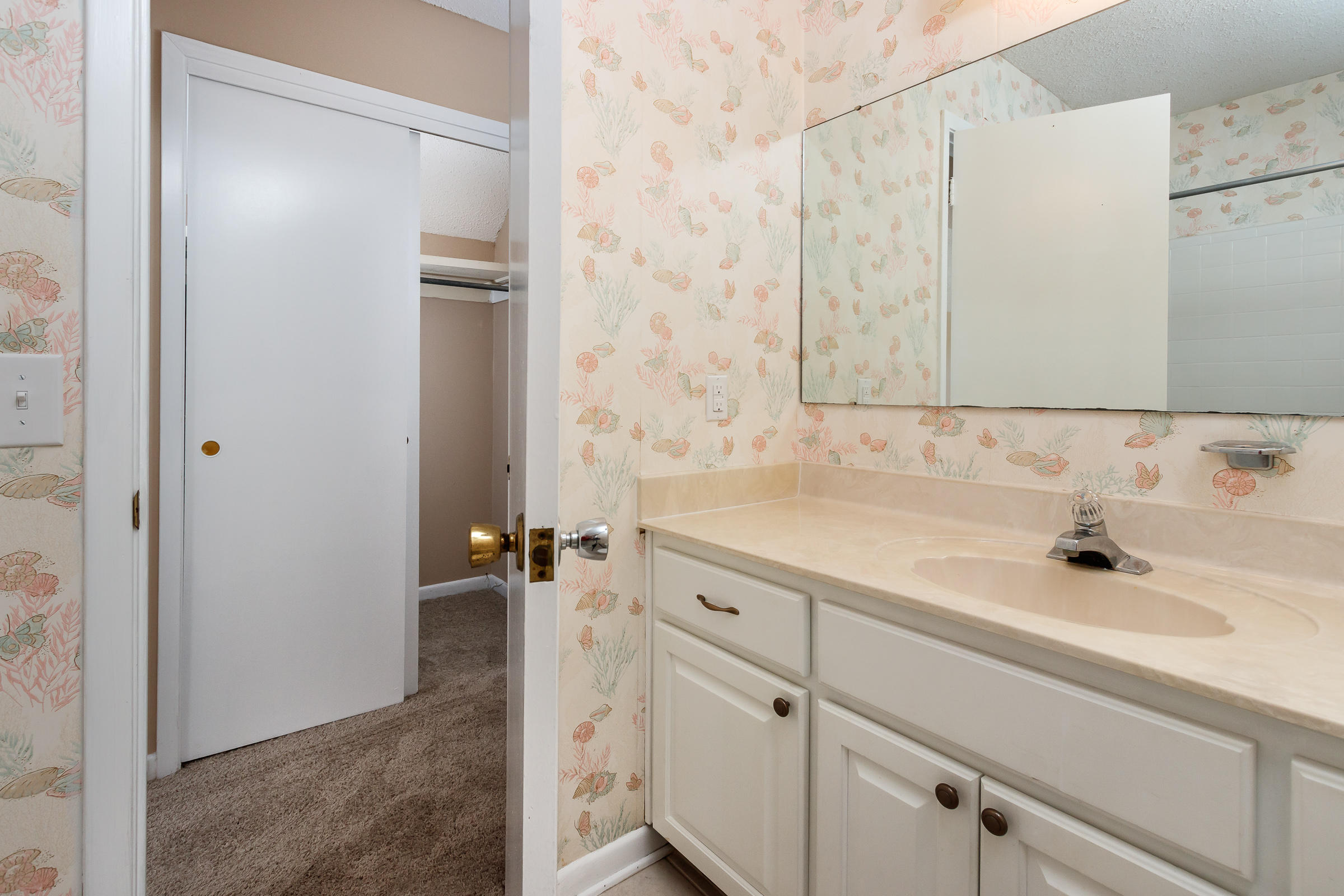 LAKE LORRAINE ESTATES 1 - Residential