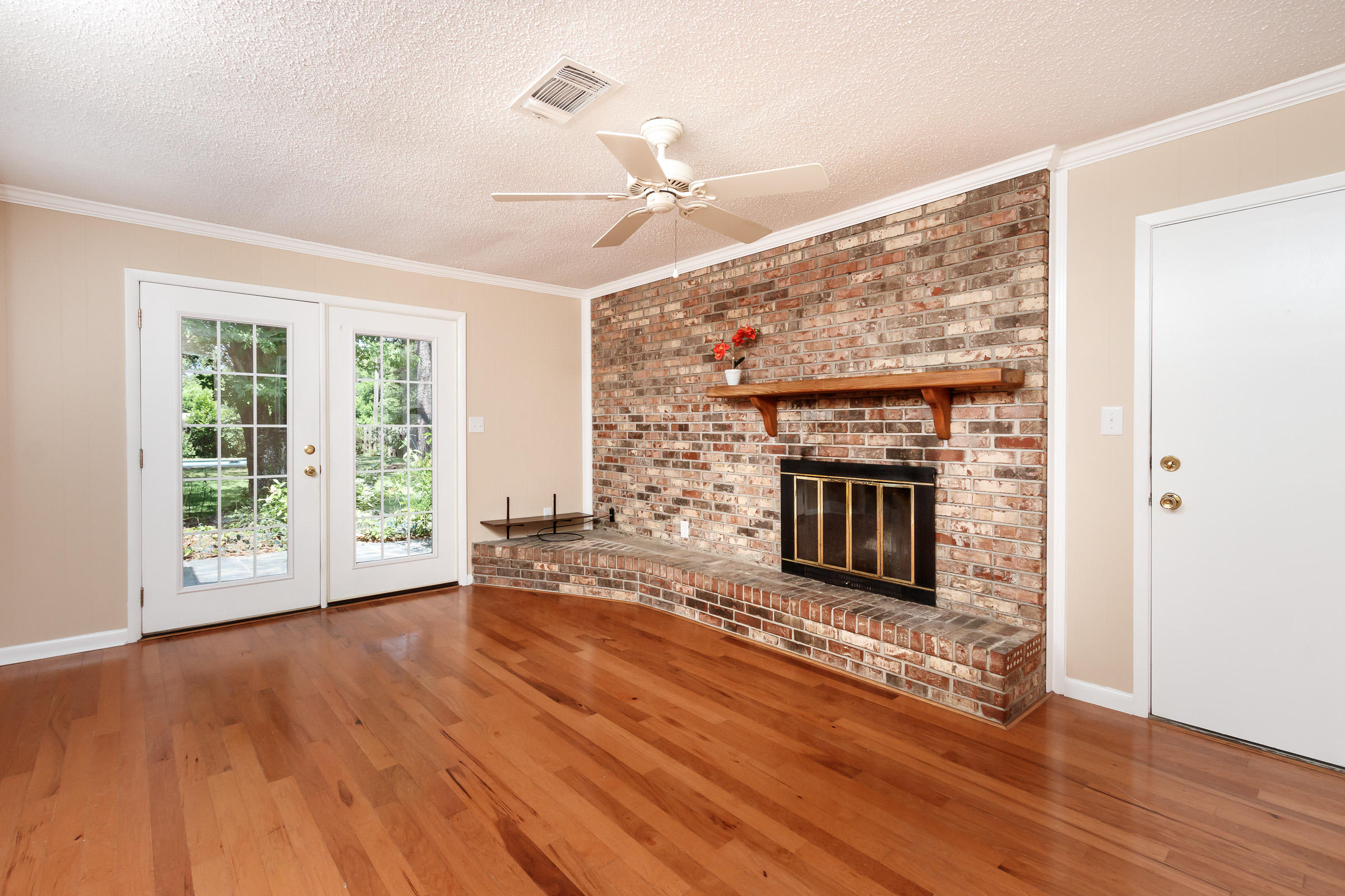 LAKE LORRAINE ESTATES 1 - Residential