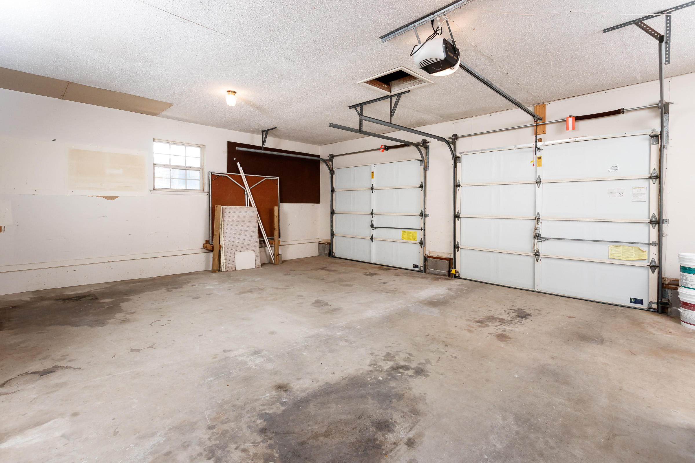 LAKE LORRAINE ESTATES 1 - Residential