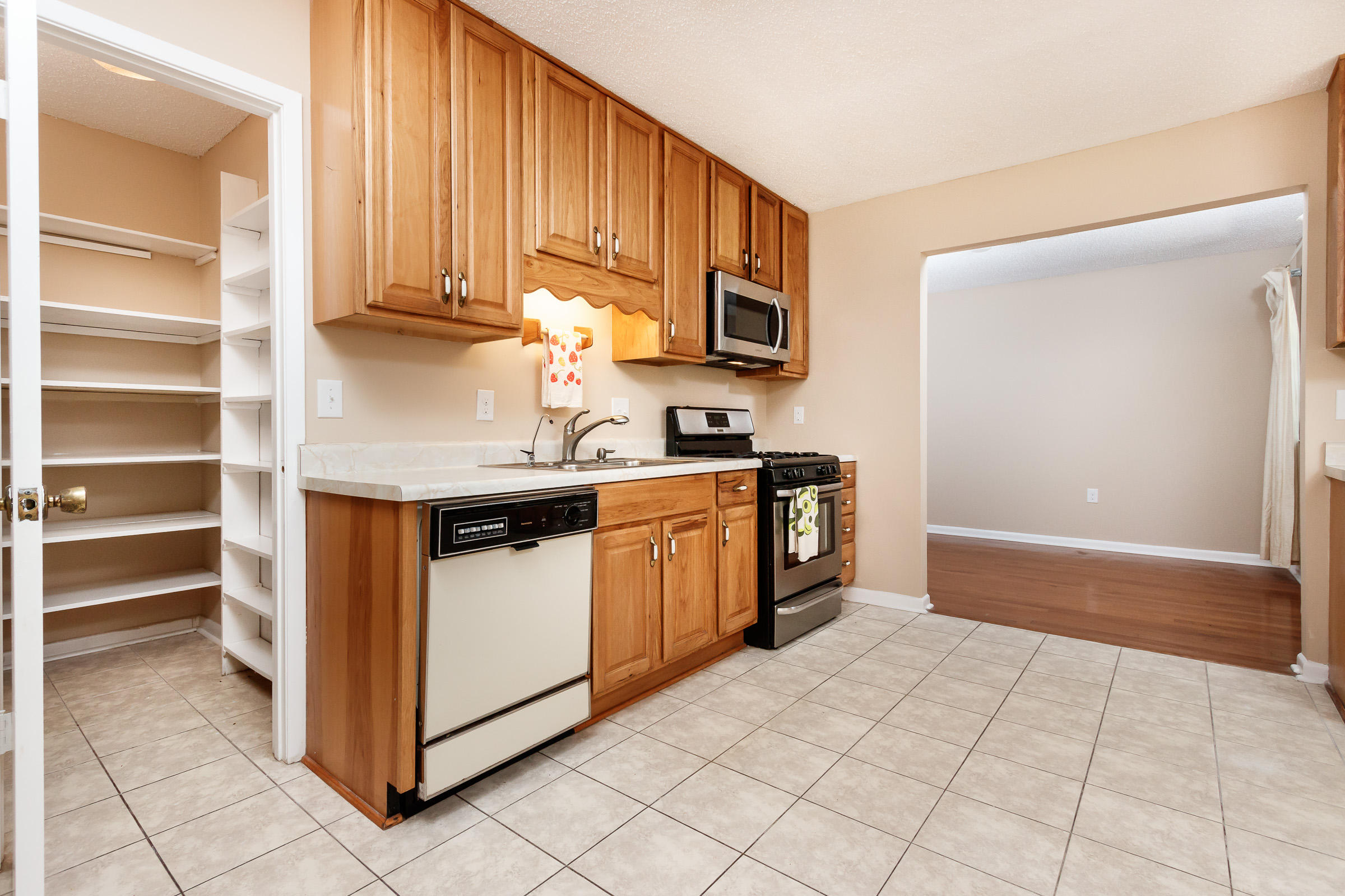 LAKE LORRAINE ESTATES 1 - Residential