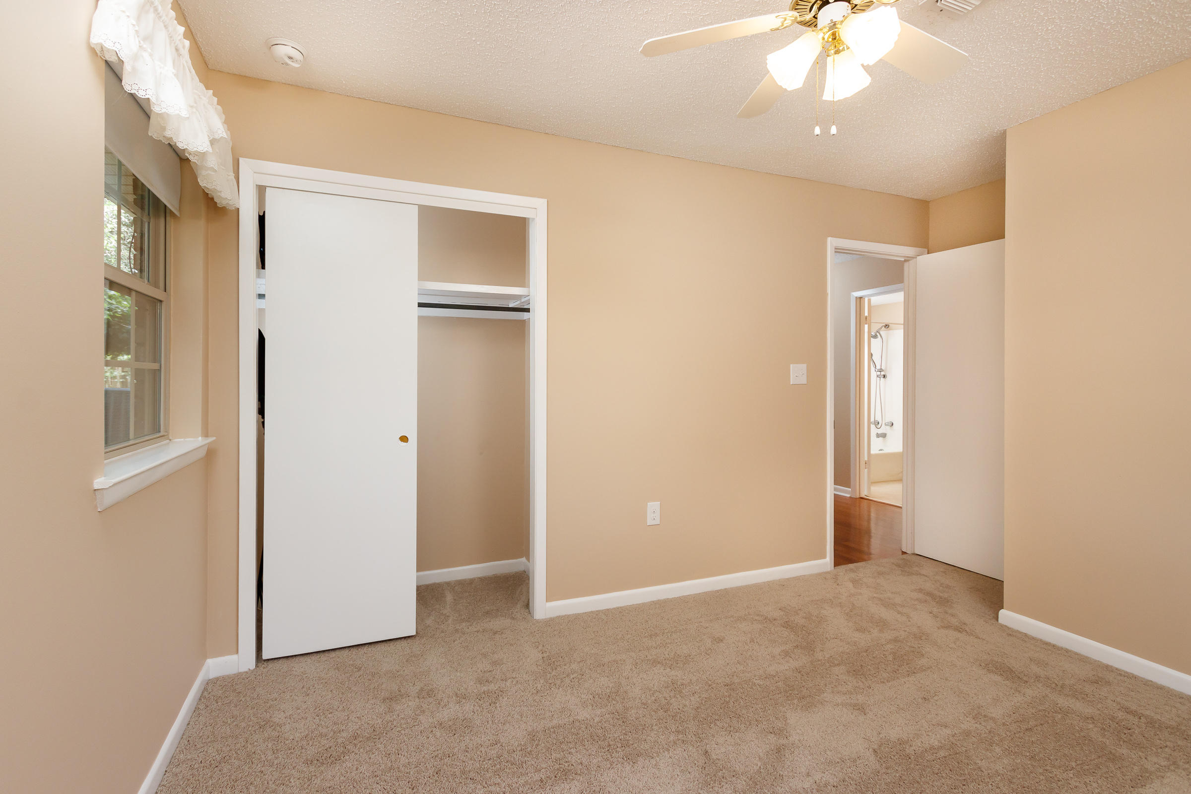 LAKE LORRAINE ESTATES 1 - Residential