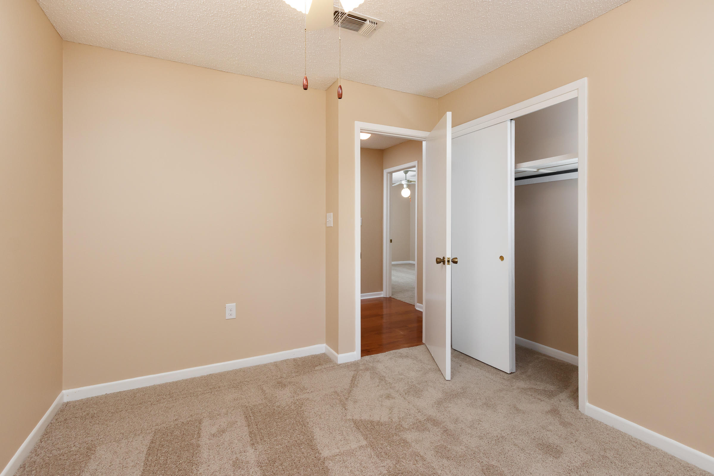 LAKE LORRAINE ESTATES 1 - Residential