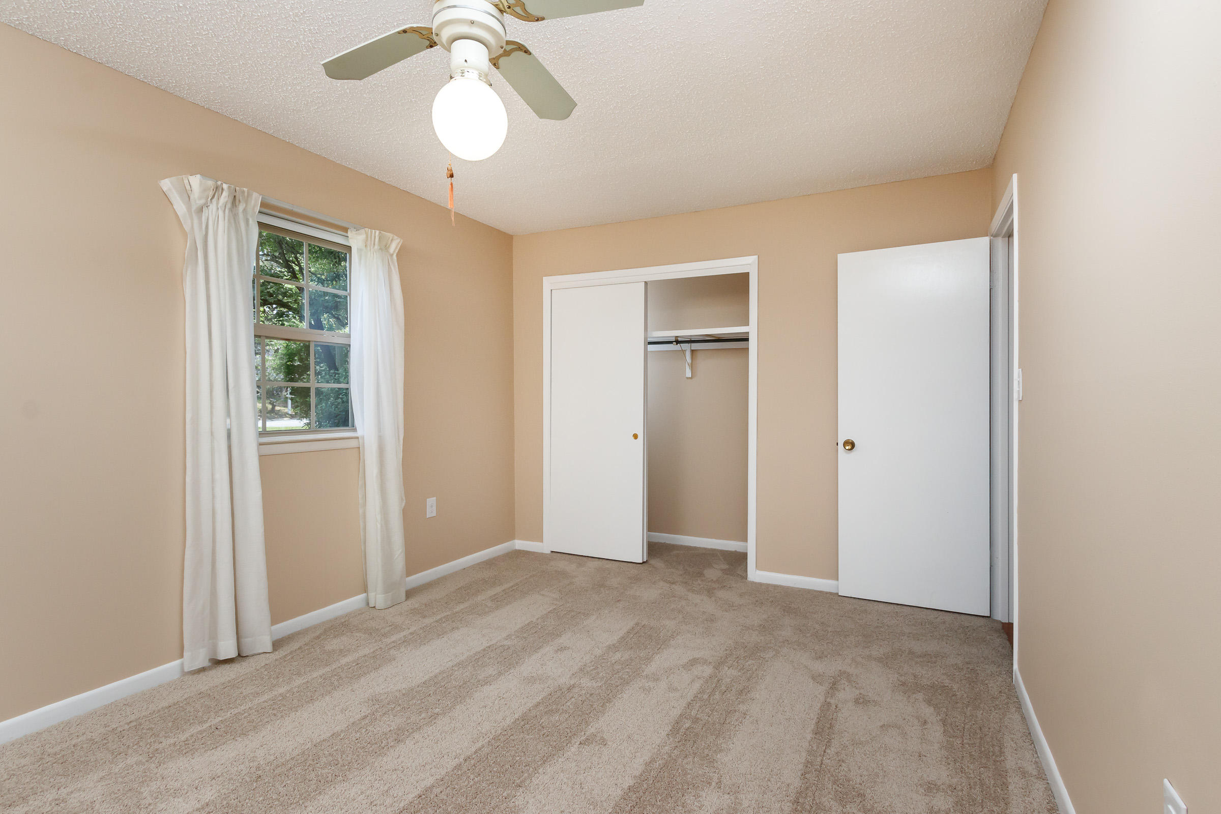 LAKE LORRAINE ESTATES 1 - Residential