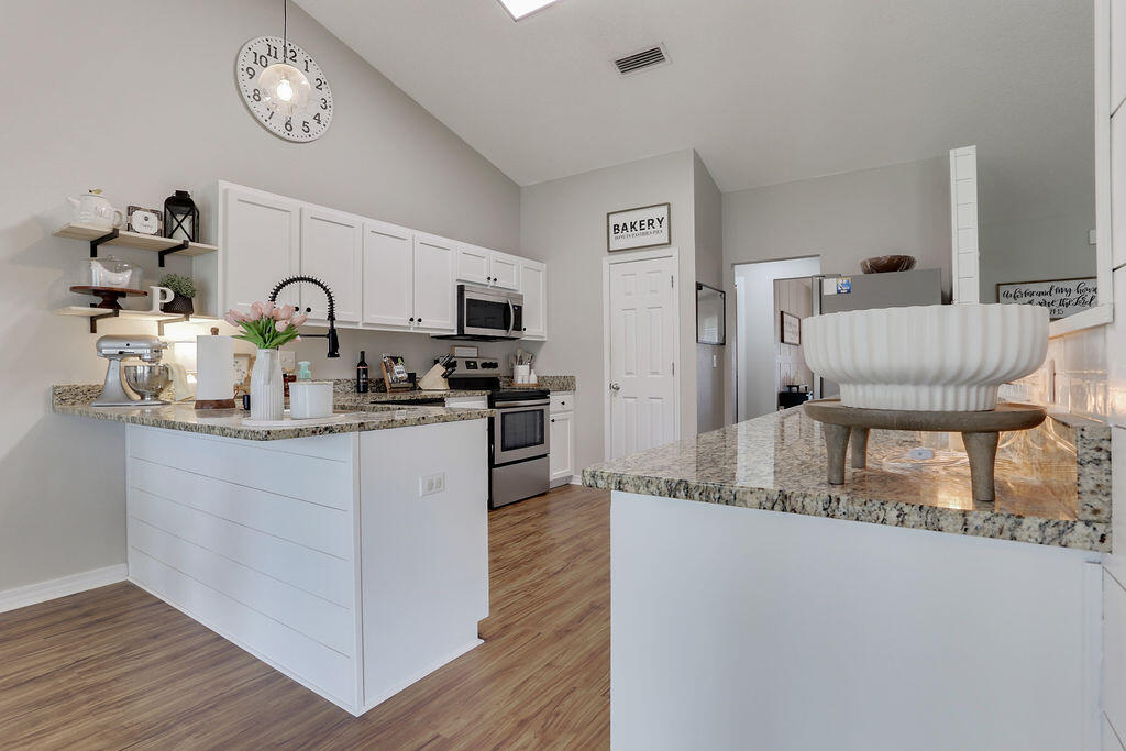 ALICIA PLACE - Residential