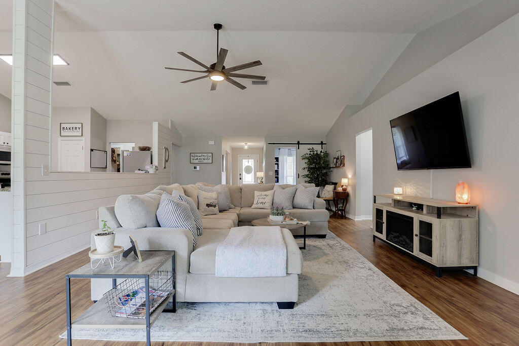 ALICIA PLACE - Residential