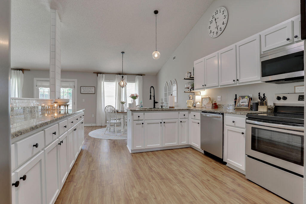 ALICIA PLACE - Residential