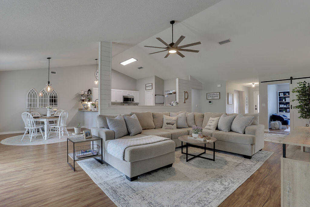 ALICIA PLACE - Residential