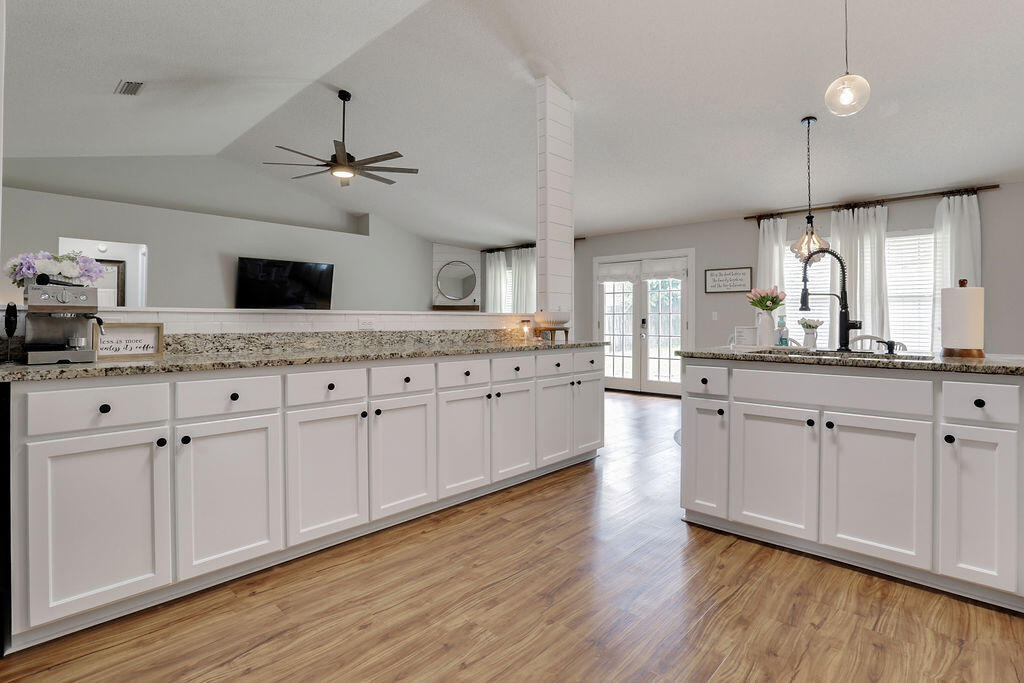 ALICIA PLACE - Residential