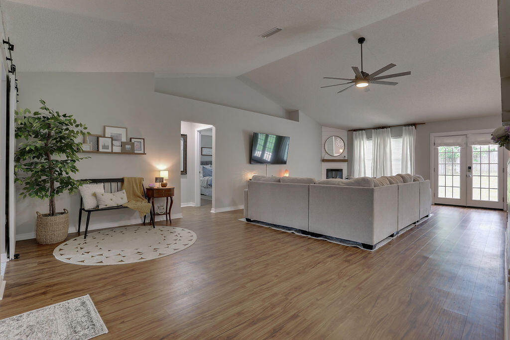 ALICIA PLACE - Residential