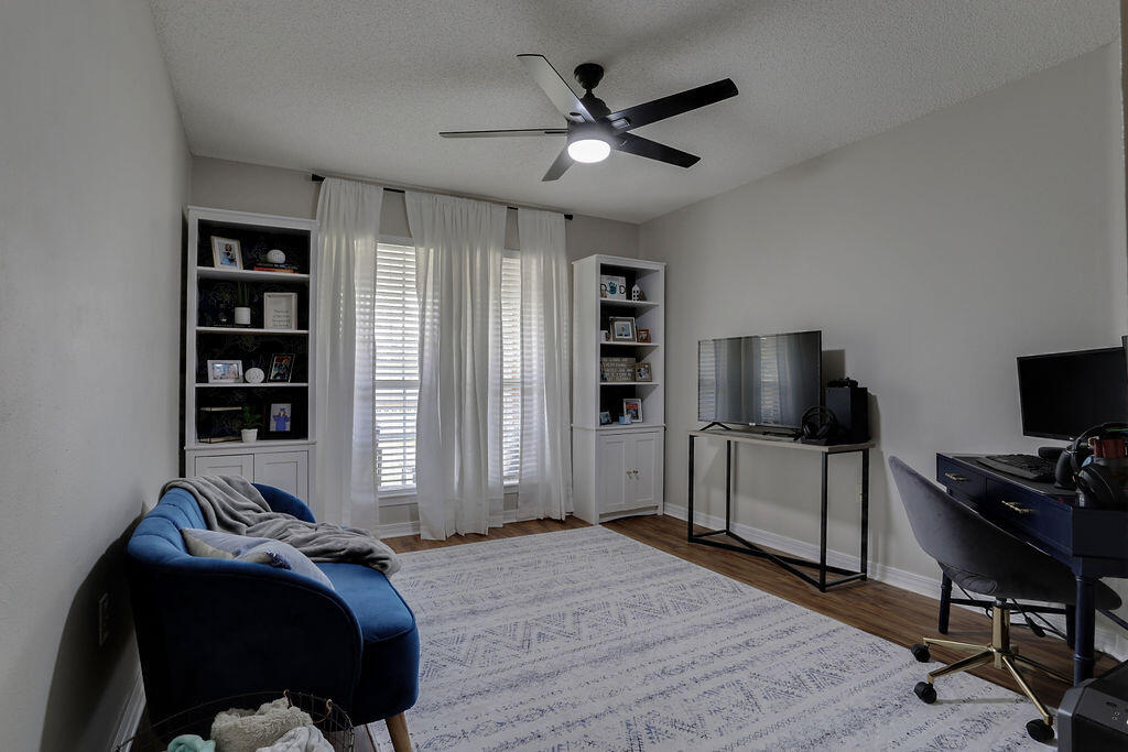 ALICIA PLACE - Residential