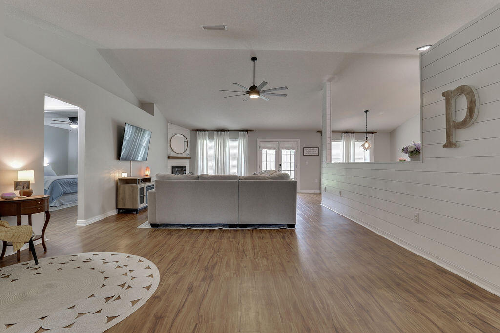 ALICIA PLACE - Residential