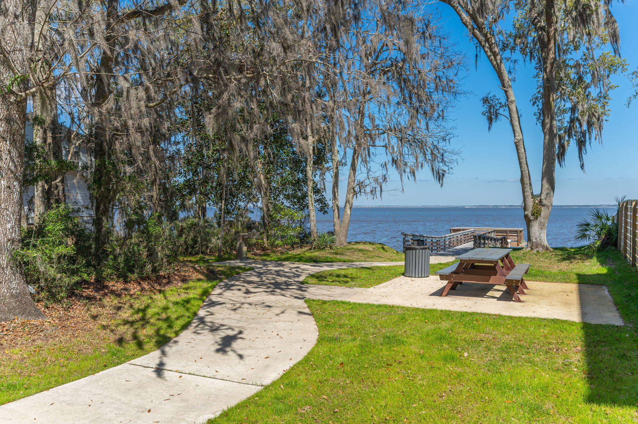 MAGNOLIA BEACH - Residential