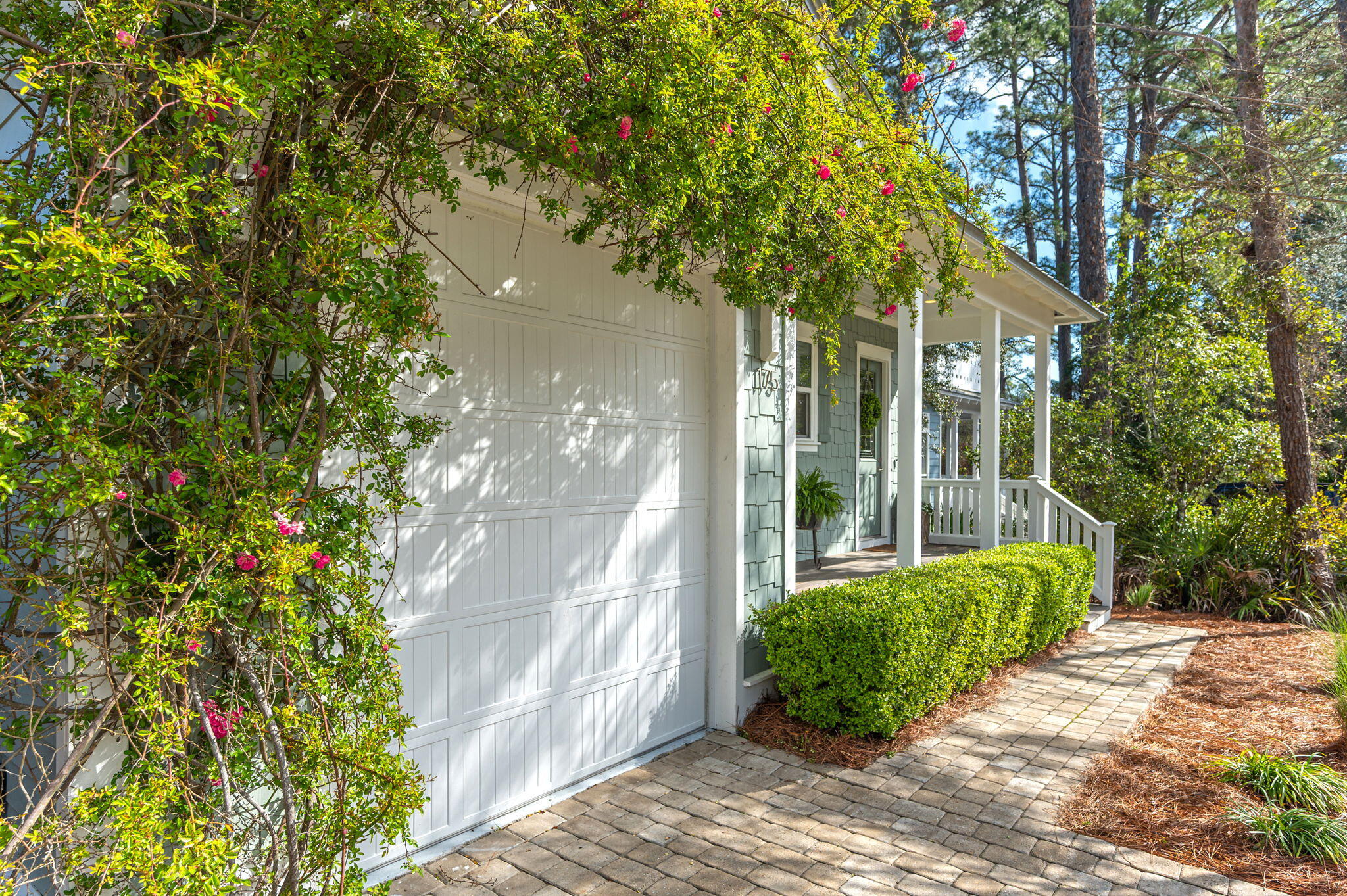 MAGNOLIA BEACH - Residential