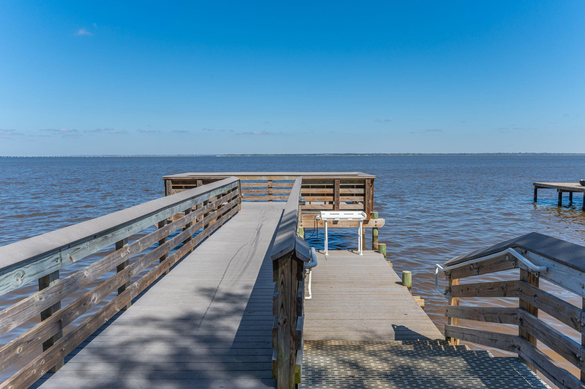 MAGNOLIA BEACH - Residential