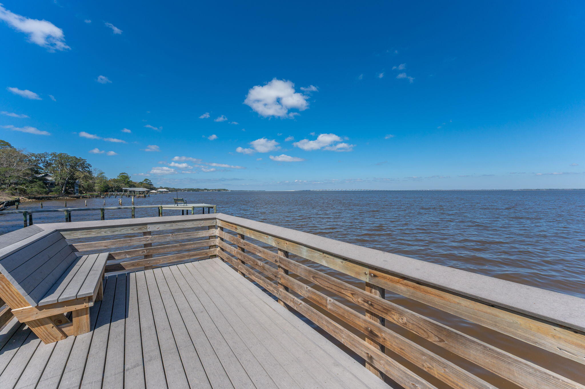 MAGNOLIA BEACH - Residential