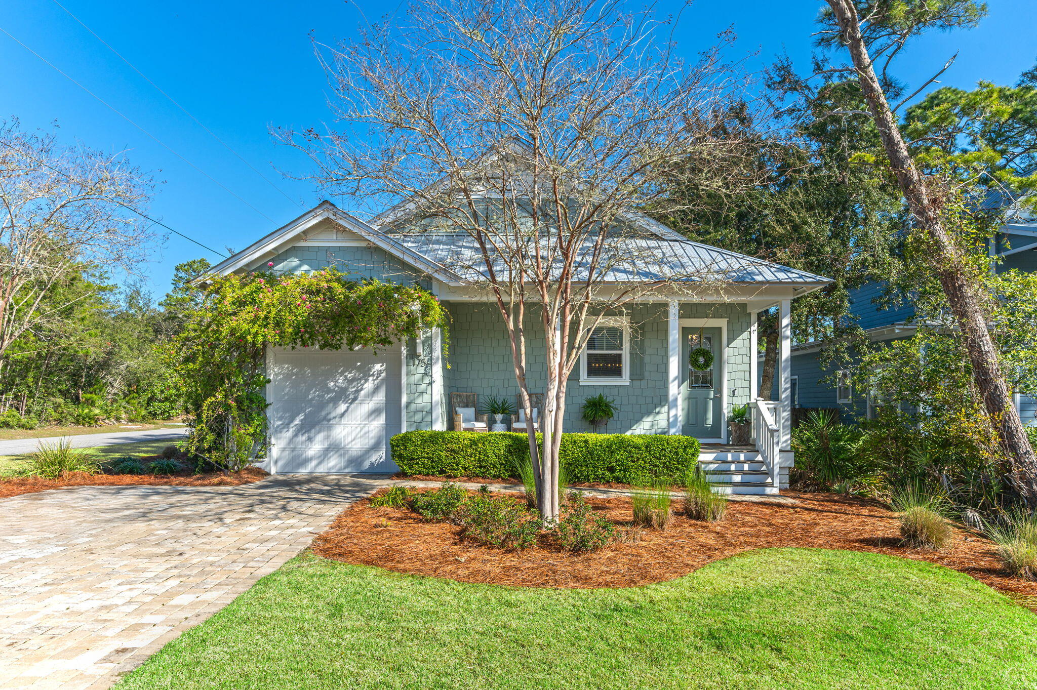 MAGNOLIA BEACH - Residential