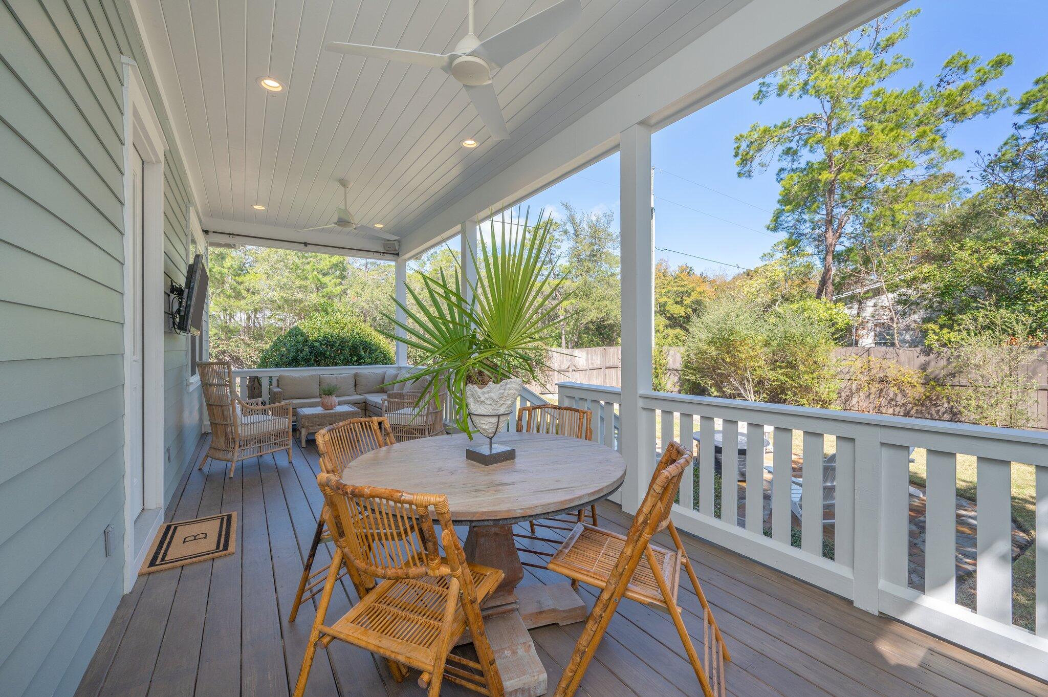 MAGNOLIA BEACH - Residential