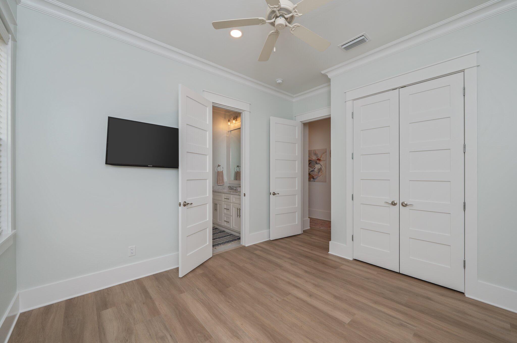 MAGNOLIA BEACH - Residential