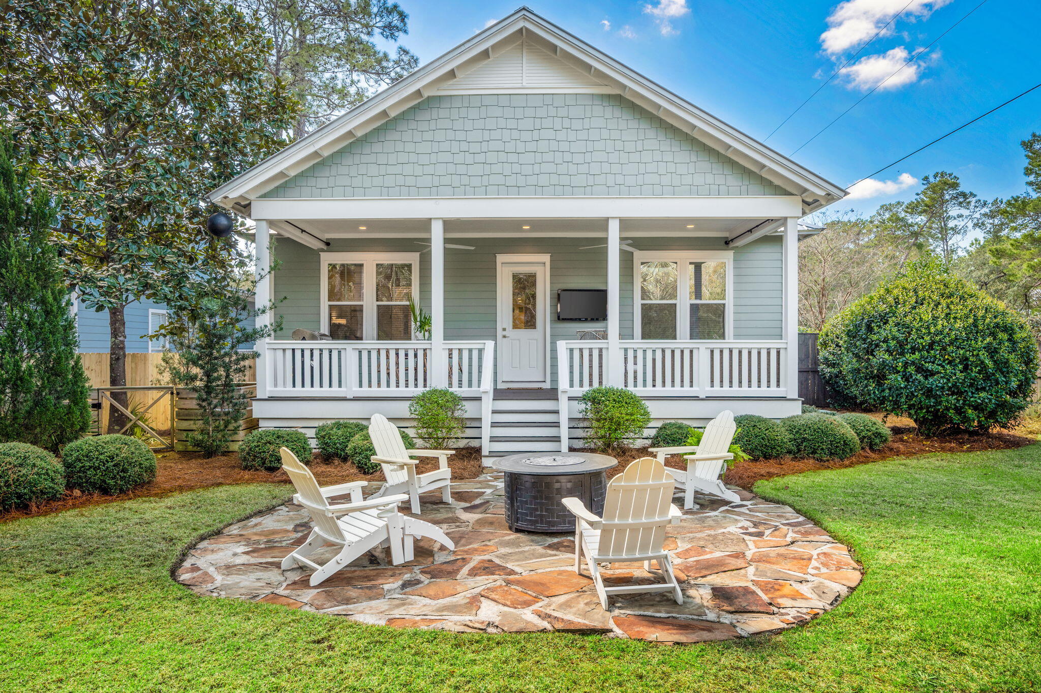 MAGNOLIA BEACH - Residential