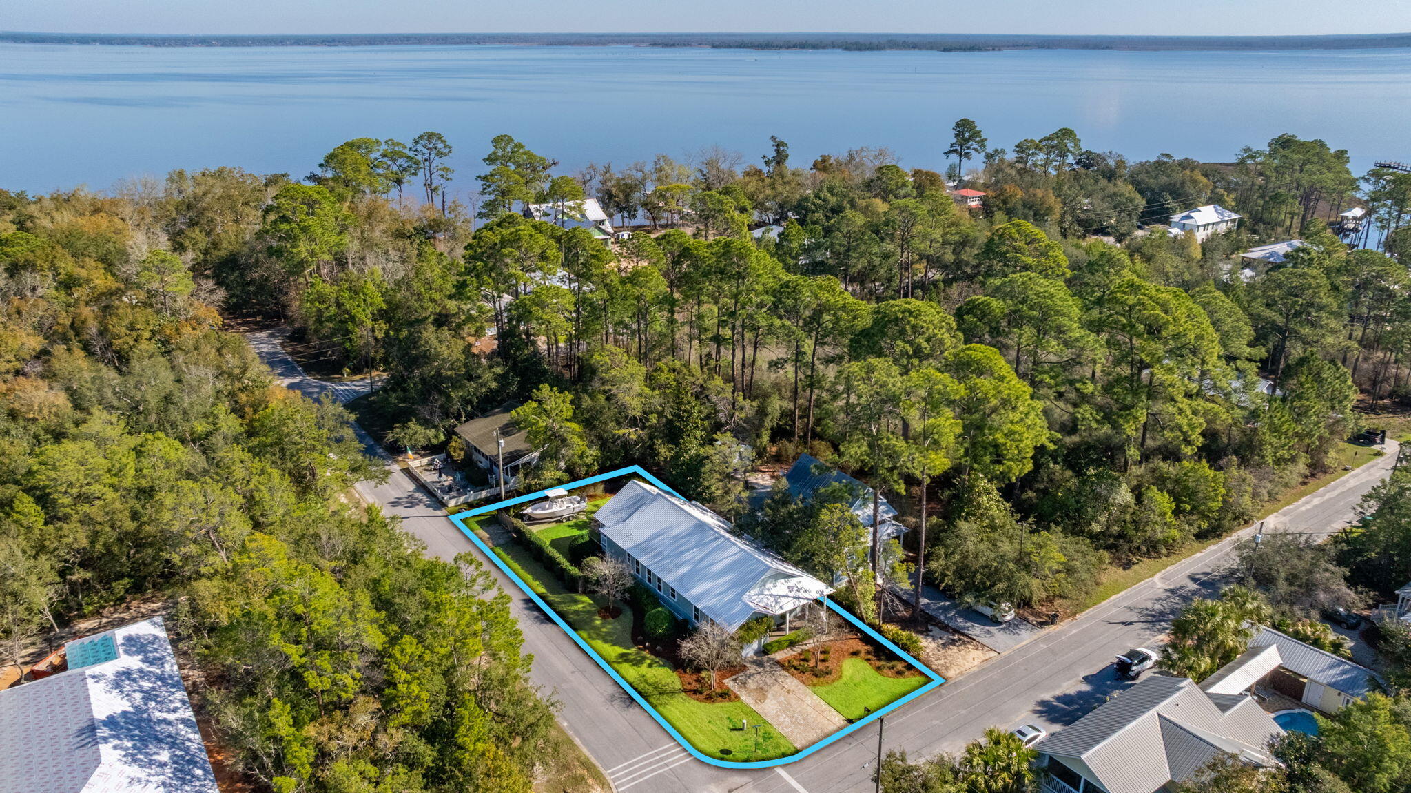 MAGNOLIA BEACH - Residential