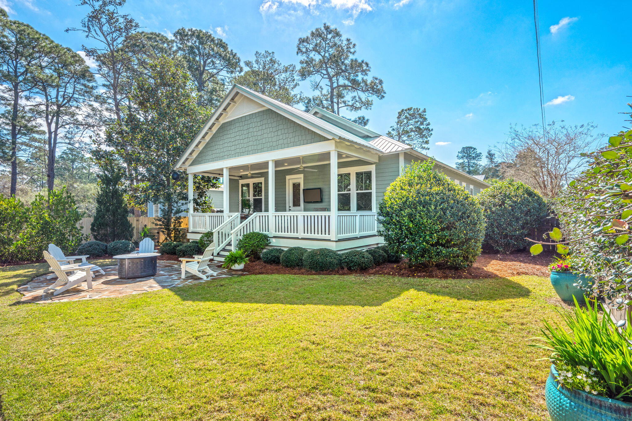 MAGNOLIA BEACH - Residential