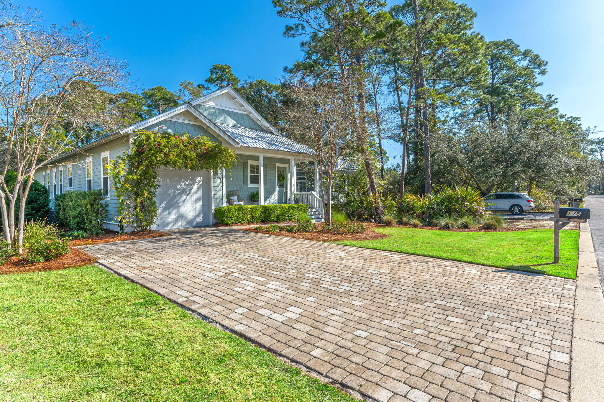 MAGNOLIA BEACH - Residential